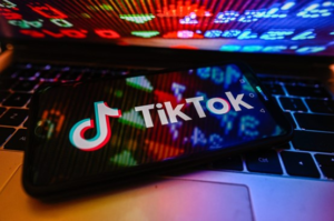 从 AI 模型到落地应用：云平台部署与低成本实现方法 - 深度指南-北美指南